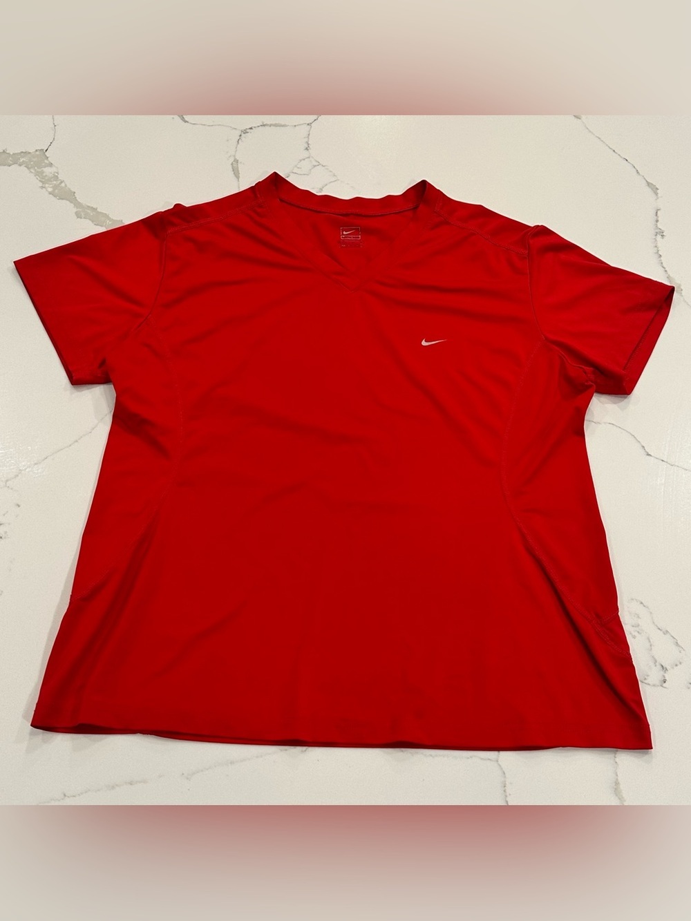 Nike Red Performance Tee Shirt Womens M Short Sleeve V-Neck Sports Activewear